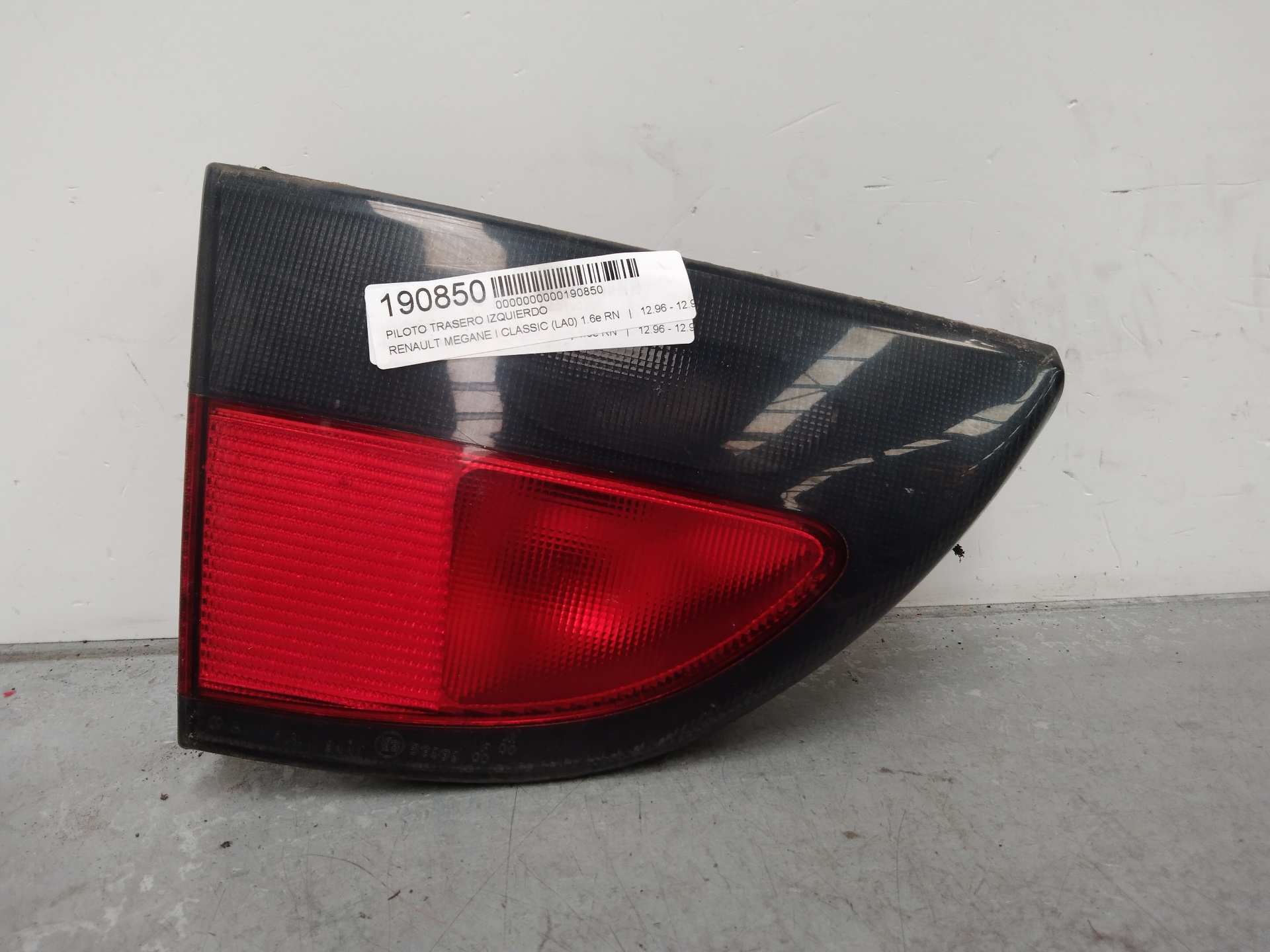 Fanale posteriore sinistro interno K7M 7700838530 de Renault Megane i 1996-1999 - pieza usada