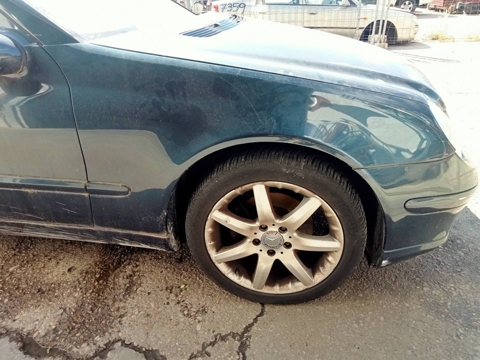 MERCEDES-BENZ C-Class W203/S203/CL203 (2000-2008) Aripa dreapta față A2038800418 25864996