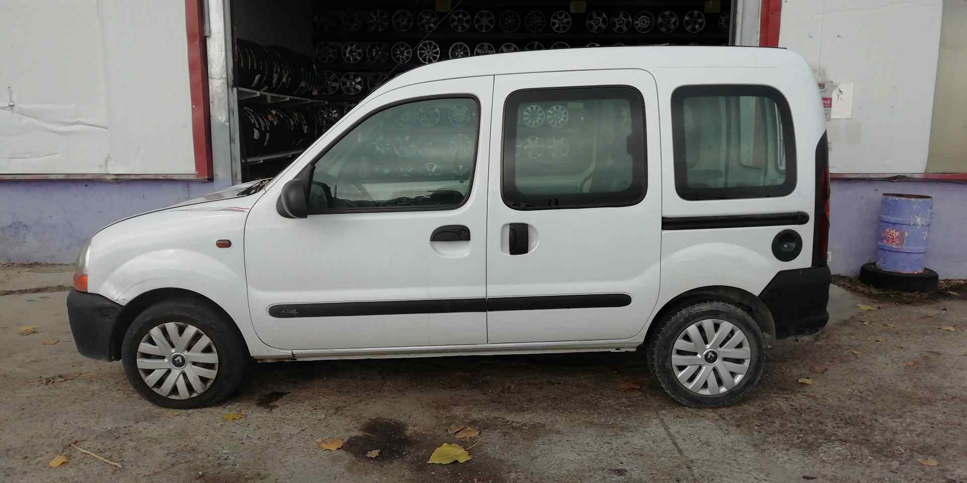 ASTON MARTIN Kangoo 1 generation (1998-2009) Priekšējās kreisās durvis 7751471745 20857159