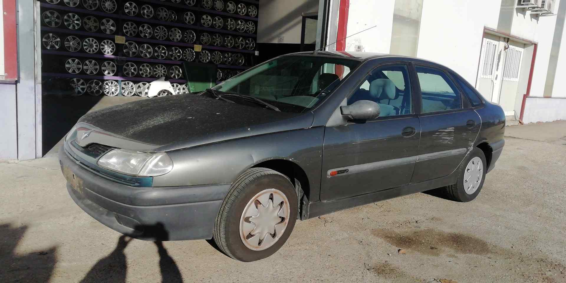 RENAULT Laguna 1 generation (1993-2001) Galinės kairės durys 7751468112 20857468