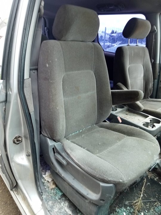 KIA Carnival UP/GQ (1999-2006) Front Right Seat 25040919