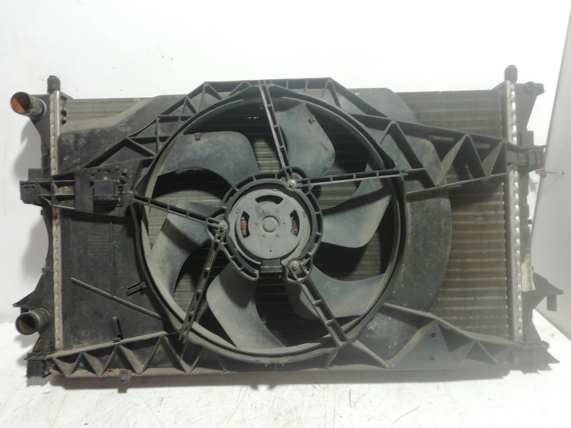 RENAULT Laguna 2 generation (2001-2007) Diffuser Fan 8200025635, 8200025635, 8200025635 20862721