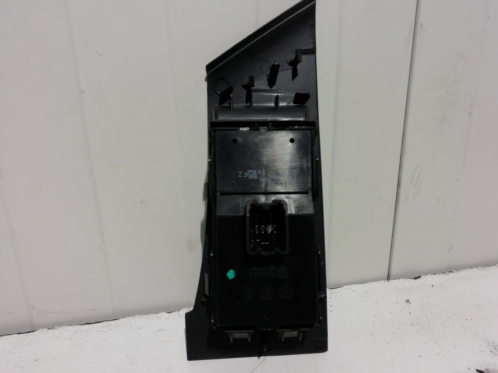 OPEL Astra J (2009-2020) Vasemman etuoven ikkunan kytkin 13305011,13305011 20854356