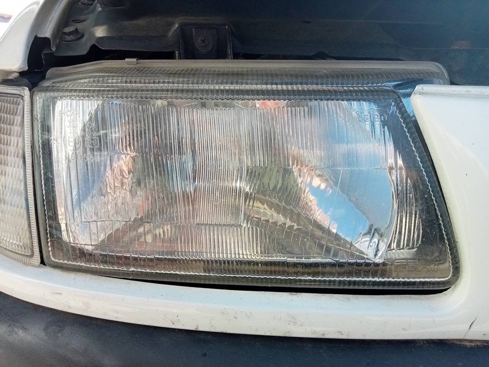 SEAT Cordoba 1 generation (1993-2003) Front Right Headlight 24676144