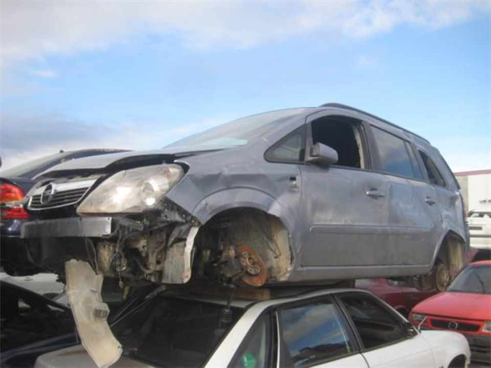 OPEL Zafira B (2005-2010) Полуось передняя правая 24462241 20852574