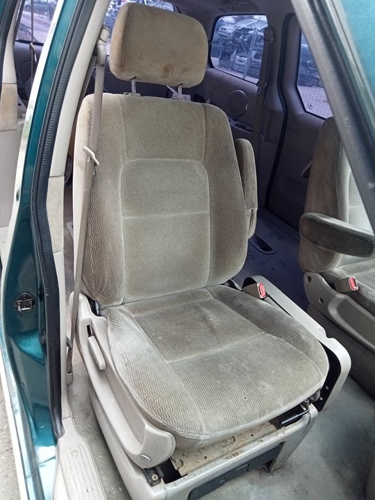 KIA Carnival UP/GQ (1999-2006) Front Right Seat 25040390