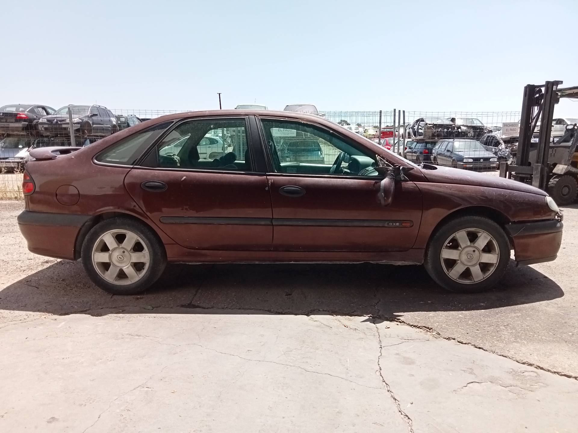 RENAULT Laguna 1 generation (1993-2001) Priekšējās kreisās durvis 7751471385 20867460