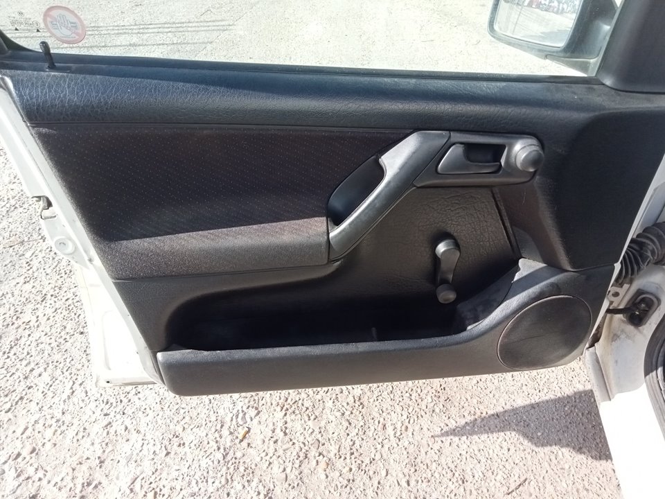 VOLKSWAGEN Golf 3 generation (1991-1998) Regulator de geam ușă stânga față 25040264