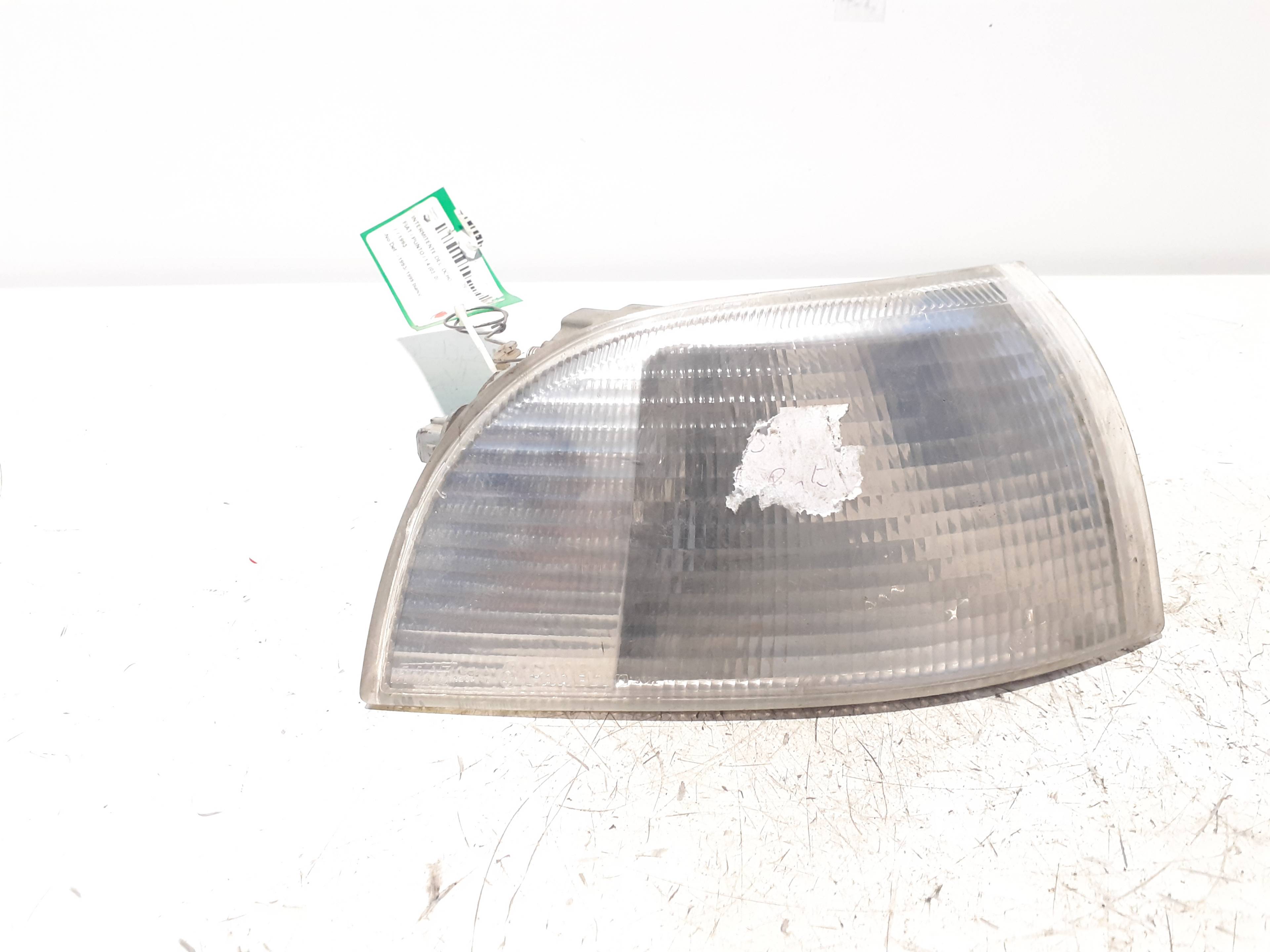 FIAT Punto 1 generation (1993-1999) Front Right Fender Turn Signal 46402657, 46402657, 46402657 20844830