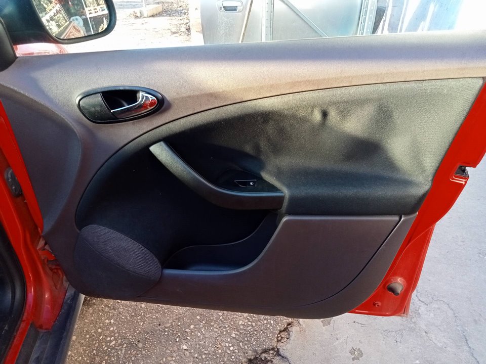 SEAT Altea 1 generation (2004-2013) Priekšējo labo durvju logu pacēlājs 23627315