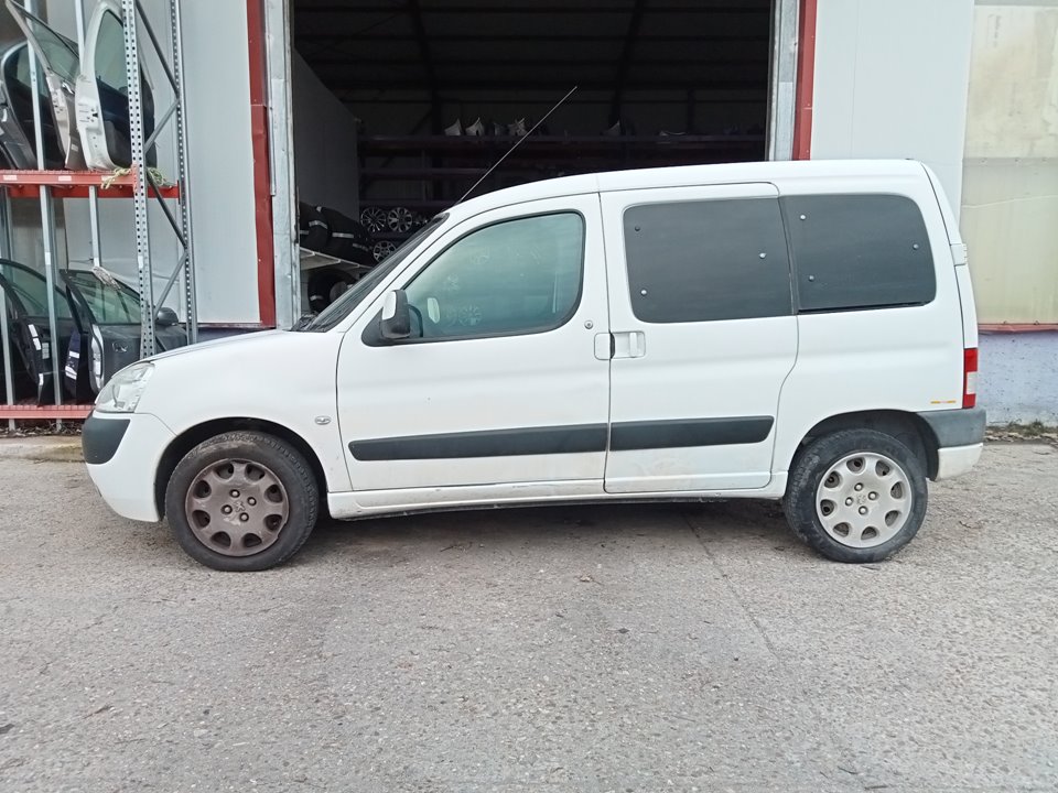 PEUGEOT Partner 1 generation (1996-2012) Крыло переднее правое 23627529