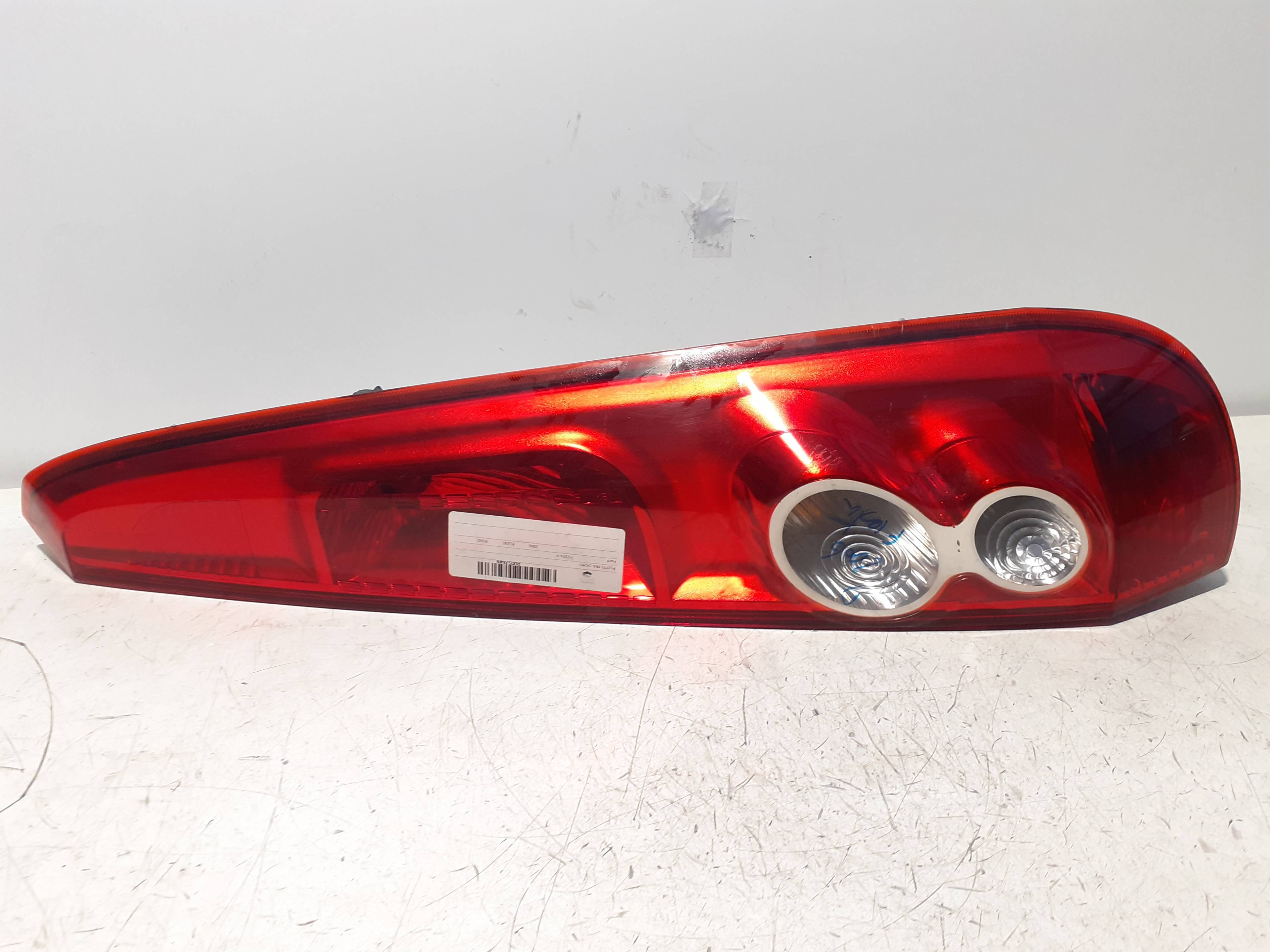 FORD Fiesta 5 generation (2001-2010) Rear Right Taillight Lamp 6S6113404A 20845216