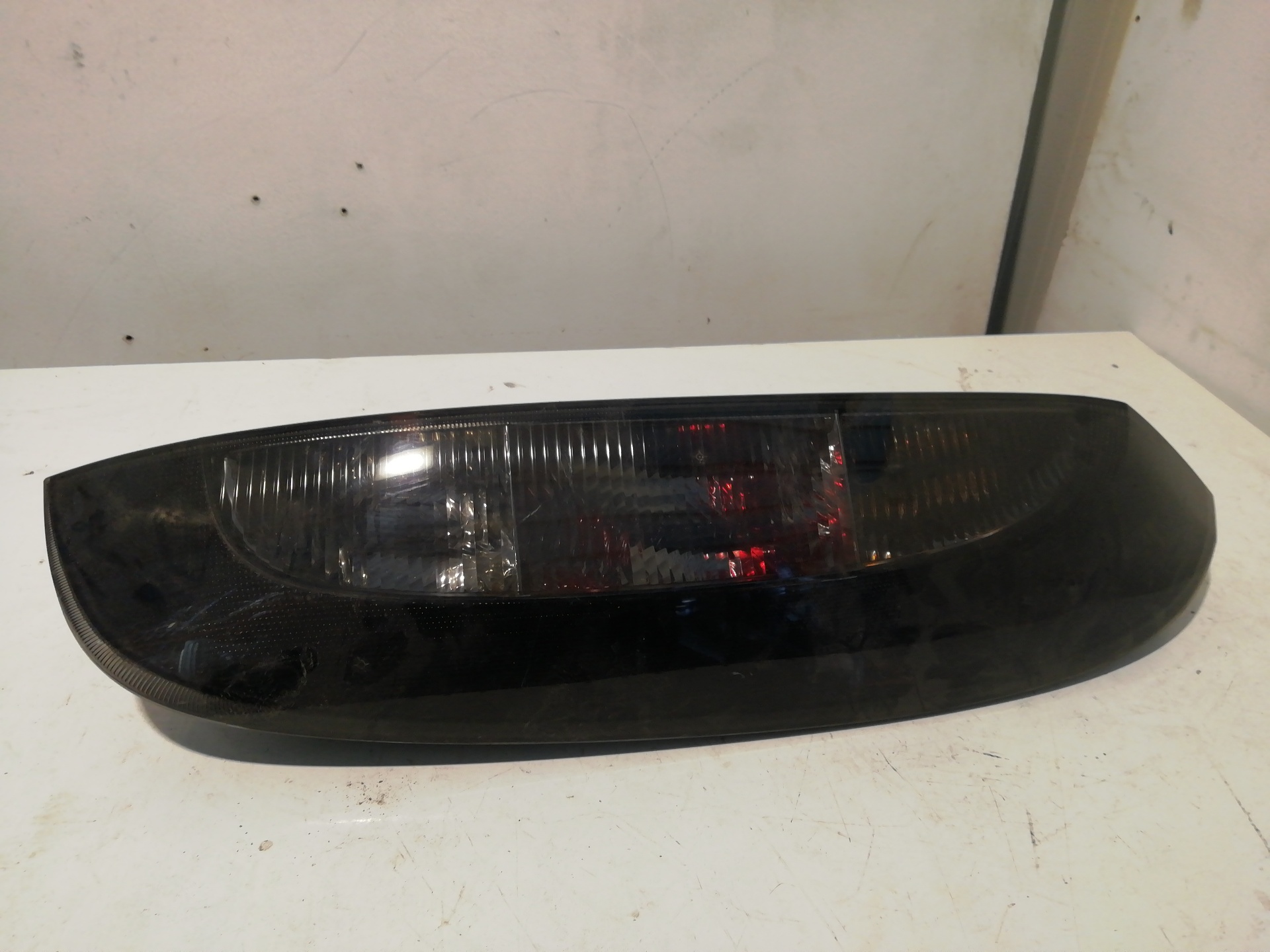 RENAULT Corsa C (2000-2006) Oikea takavalo 89307520 20849826