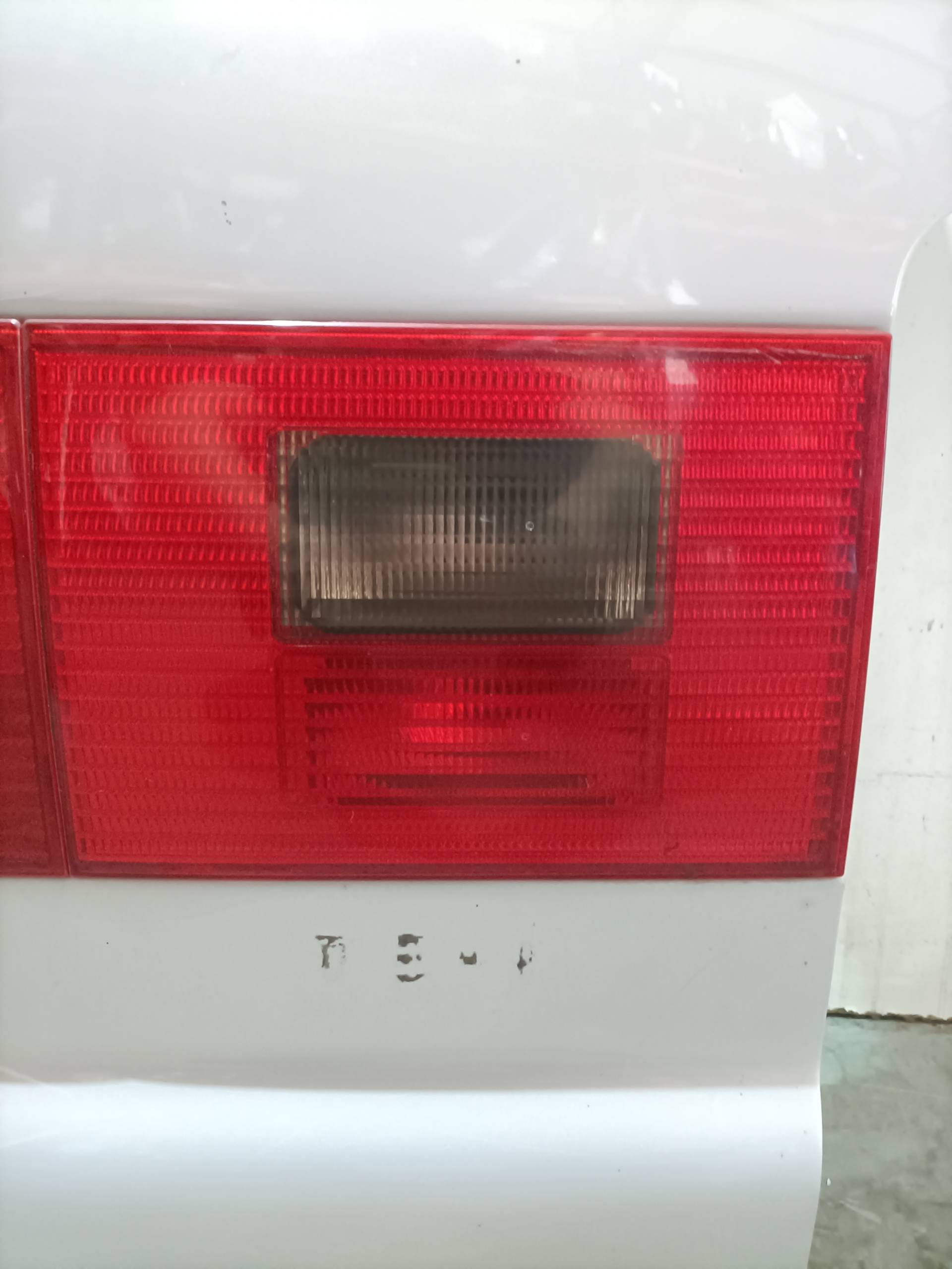 VOLKSWAGEN Sharan 1 generation (1995-2010) Rear Right Taillight Lamp 25039963