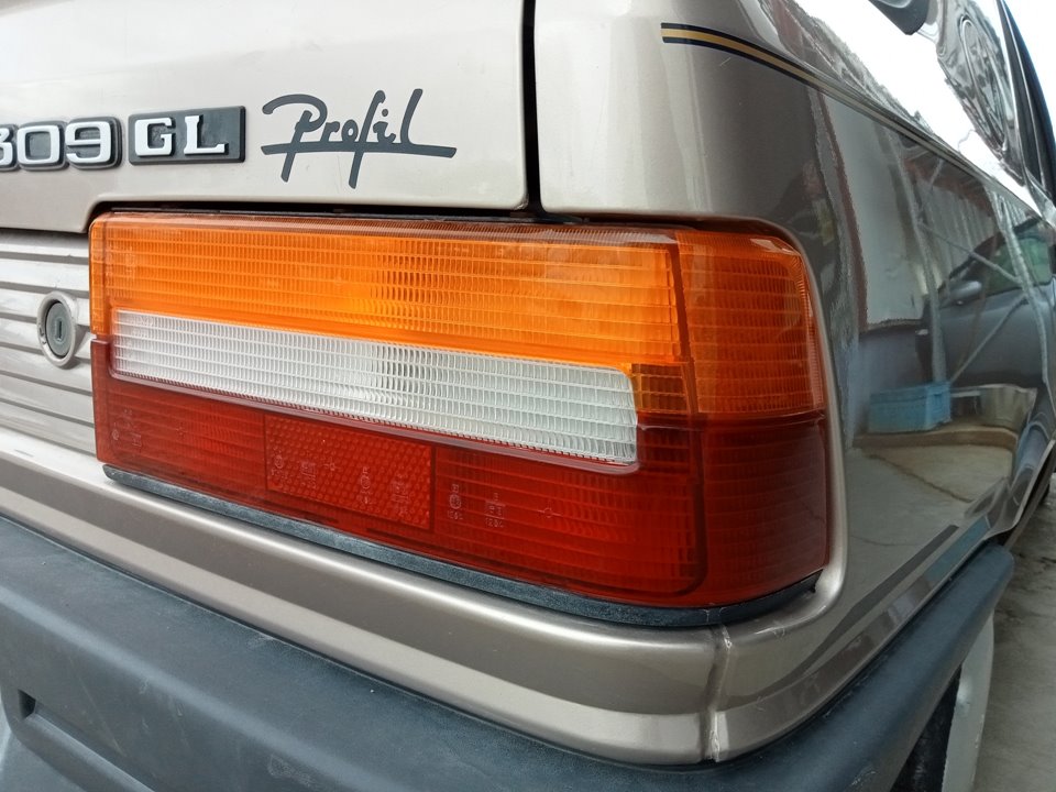 PEUGEOT 309 1 generation (1985-1993) Bakre høyre baklys 23590394