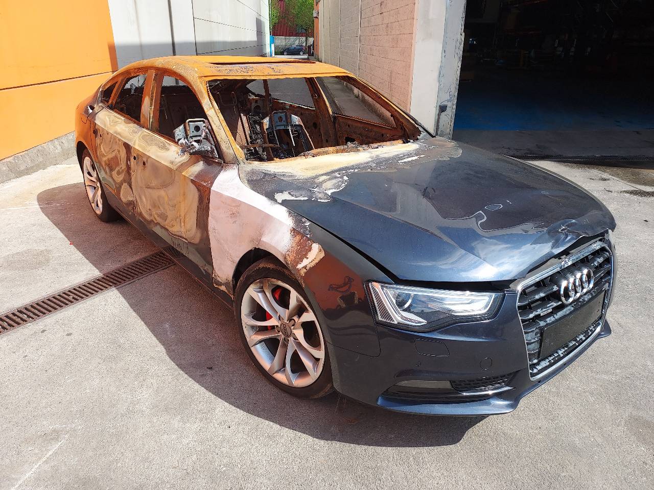 AUDI A5 Sportback 8T (2009-2011) Bakre antirullebøyle 8K0511305AD 19227747