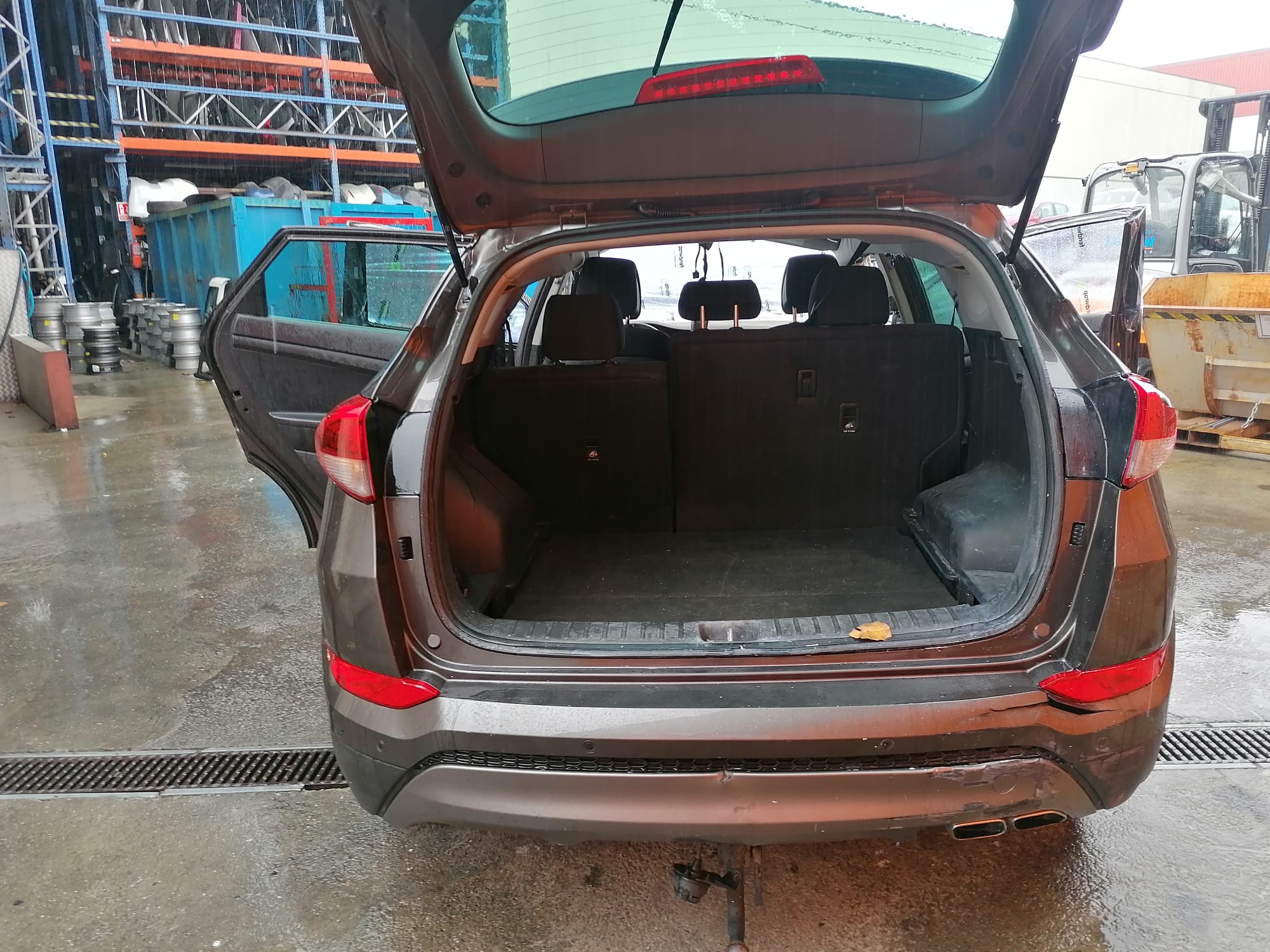 HYUNDAI ix35 1 generation (2009-2015) Capac portbagaj 73700D7000 25069228