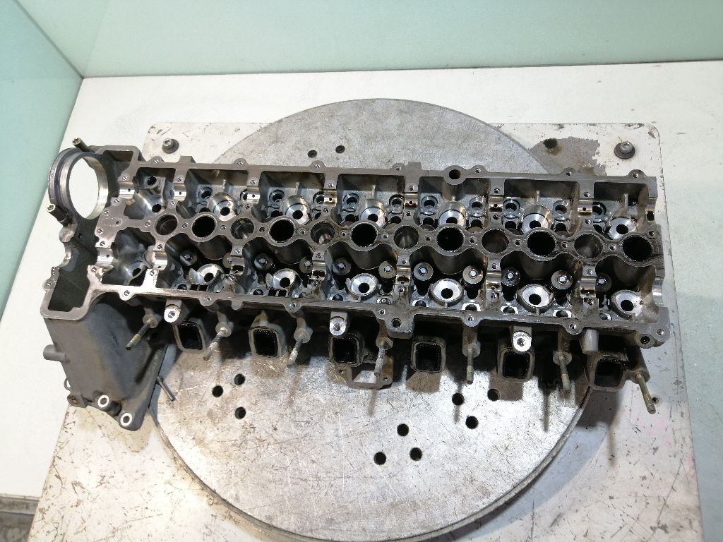 BMW X5 E53 (1999-2006) Engine Cylinder Head 77885819 19160233