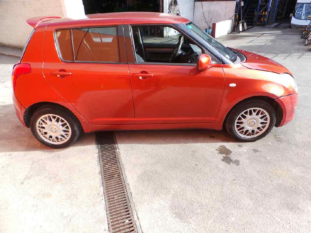 SUZUKI Swift 4 generation (2010-2016) Priekinės dešinės durys 19016516