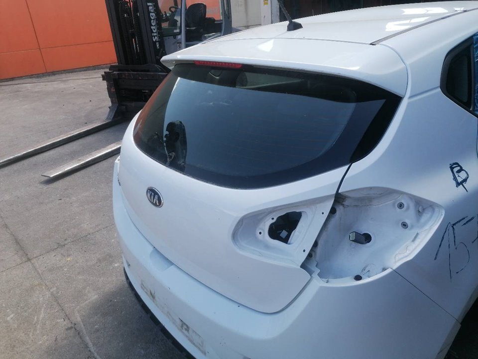 KIA Cee'd 2 generation (2012-2018) Крышка багажника 73700A2000 20946789