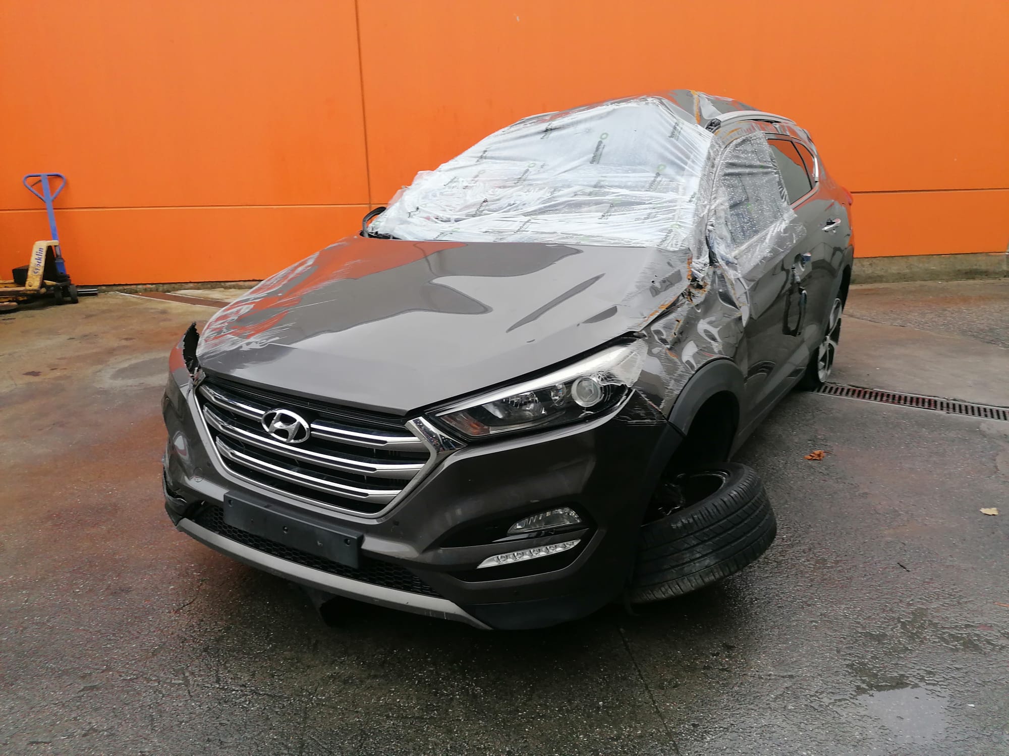 HYUNDAI ix35 1 generation (2009-2015) Capac portbagaj 73700D7000 25069228