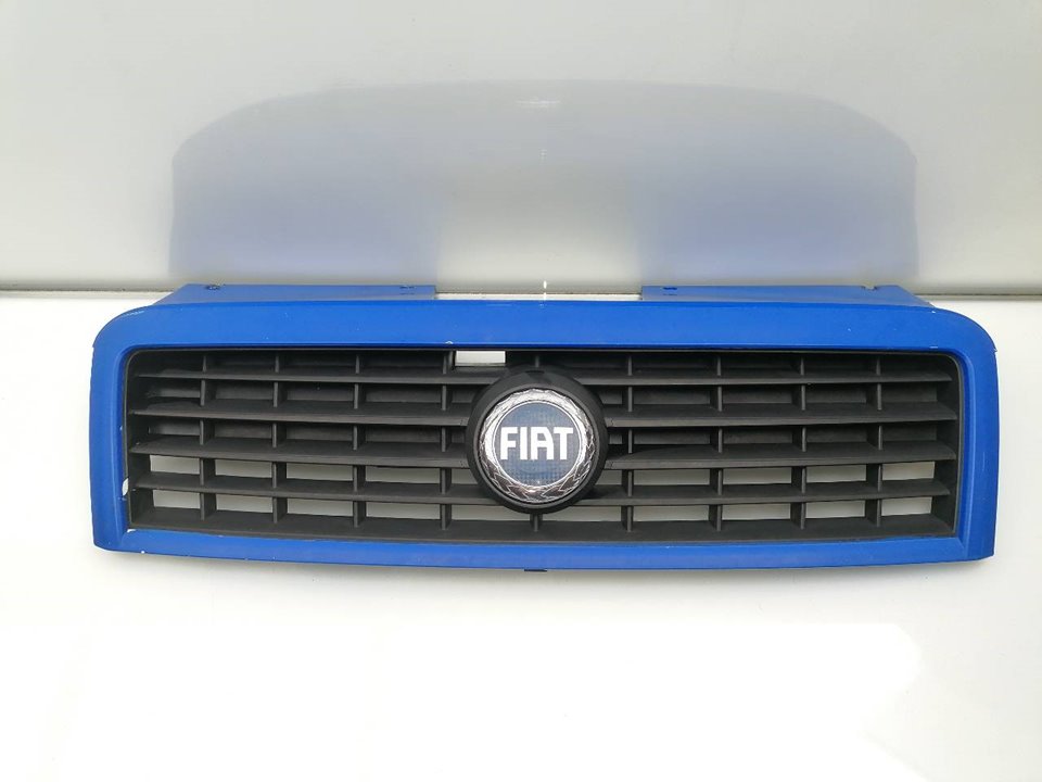 FIAT Doblo 1 generation (2001-2017) Priekinės radiatoriaus grotelės 735395576 25069487