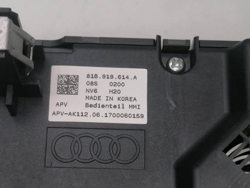 AUDI Q2 1 generation (2016-2024) Kytkimet 81B919614A 22619126