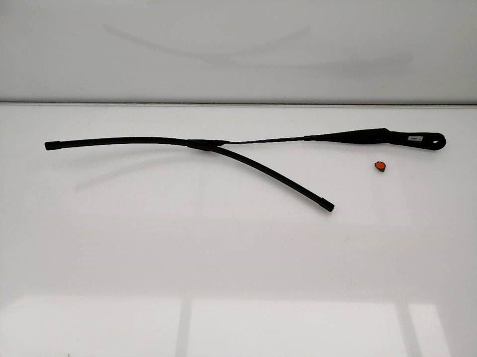 BMW 1 Series F40 (2019-2024) Front Wiper Arms 61617453959 25069089