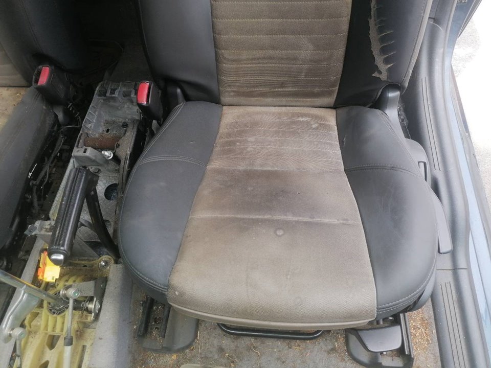 VOLVO C30 1 generation (2006-2013) Front Left Seat 8613740 25068279