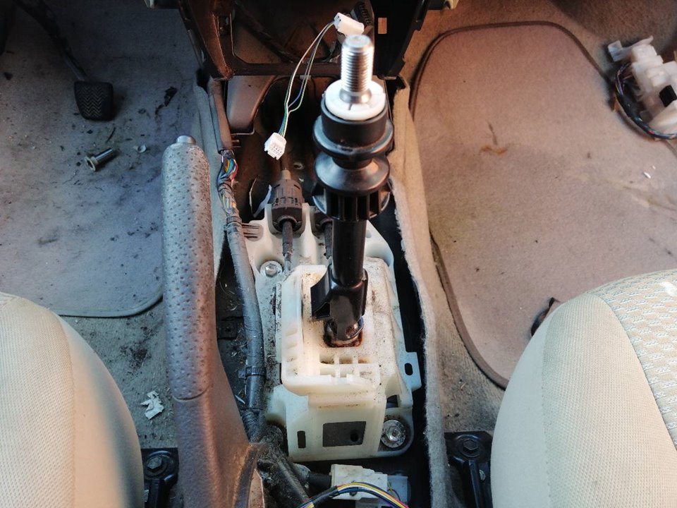 TOYOTA RAV4 2 generation (XA20) (2000-2006) Gear Shifting Knob 3353042072 25069207
