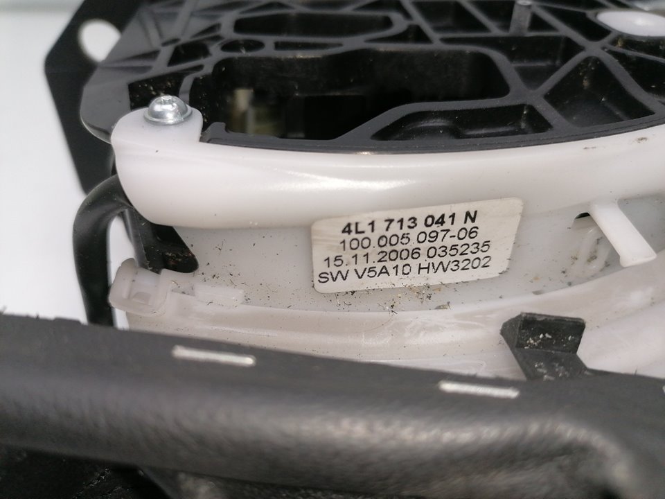 AUDI Q7 4L (2005-2015) Gear Shifting Knob 4L1713041N 25070007