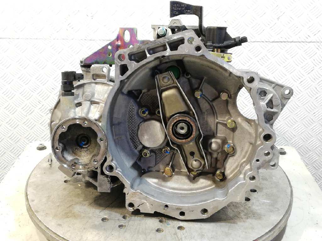 VOLKSWAGEN Bora 1 generation (1998-2005) Gearbox DEA 18907533