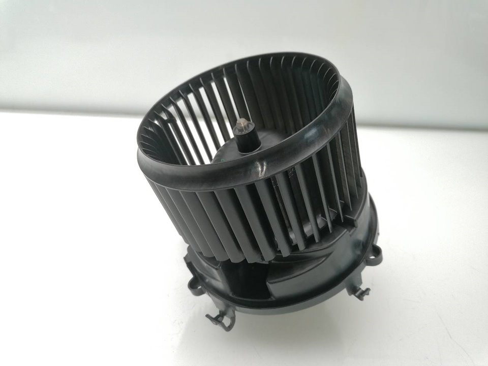 BMW 1 Series F40 (2019-2024) Ventilátor kúrenia CZ1163602037, 64119297752 25069157