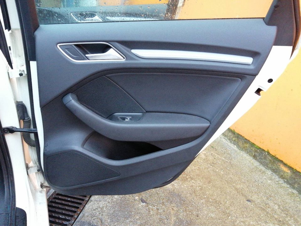 AUDI A3 8V (2012-2020) Pravý zadný dverový panel 8V4867304 25069828