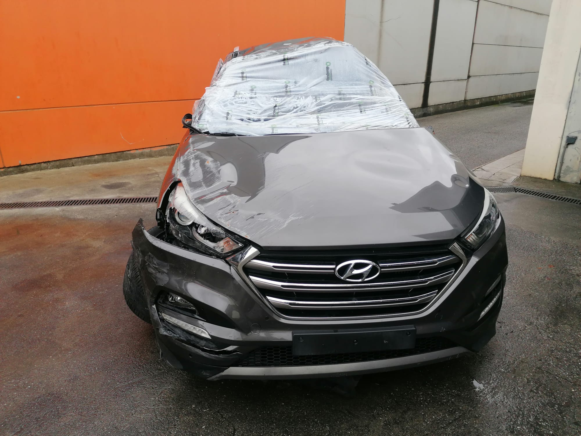 HYUNDAI ix35 1 generation (2009-2015) Capac portbagaj 73700D7000 25069228