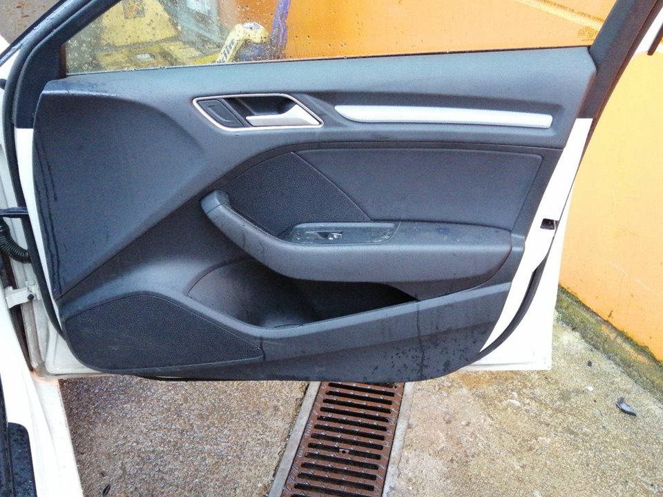 AUDI A3 8V (2012-2020) Pravý predný dverový panel 8V3867104 25069855