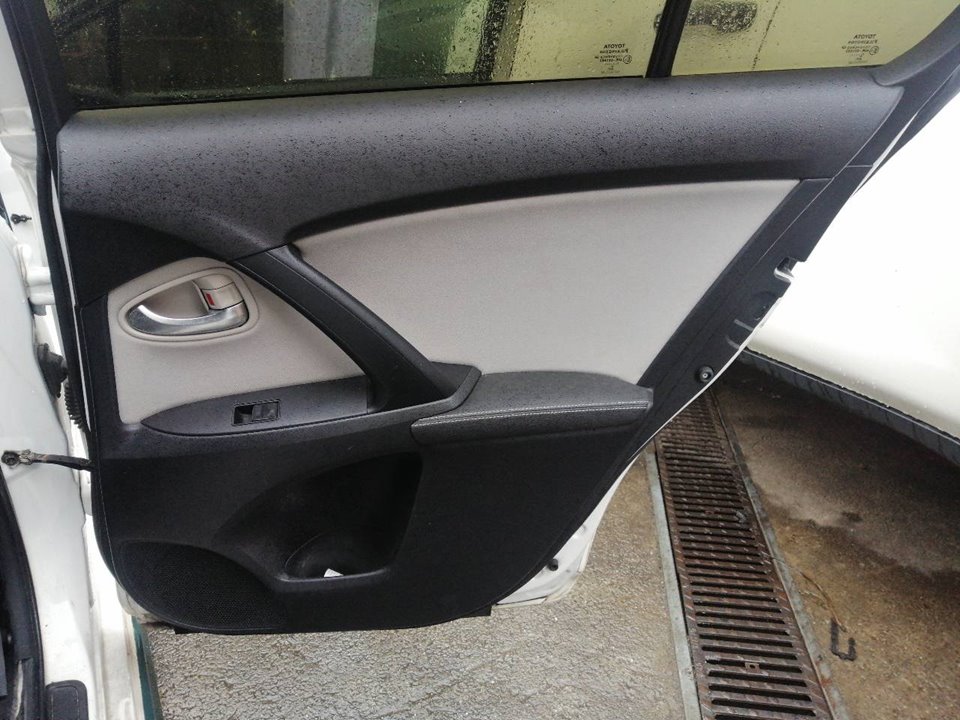 TOYOTA Avensis T27 4L (2005-2015) Galinių dešinių durų apmušimas 6763005C1023 25069601