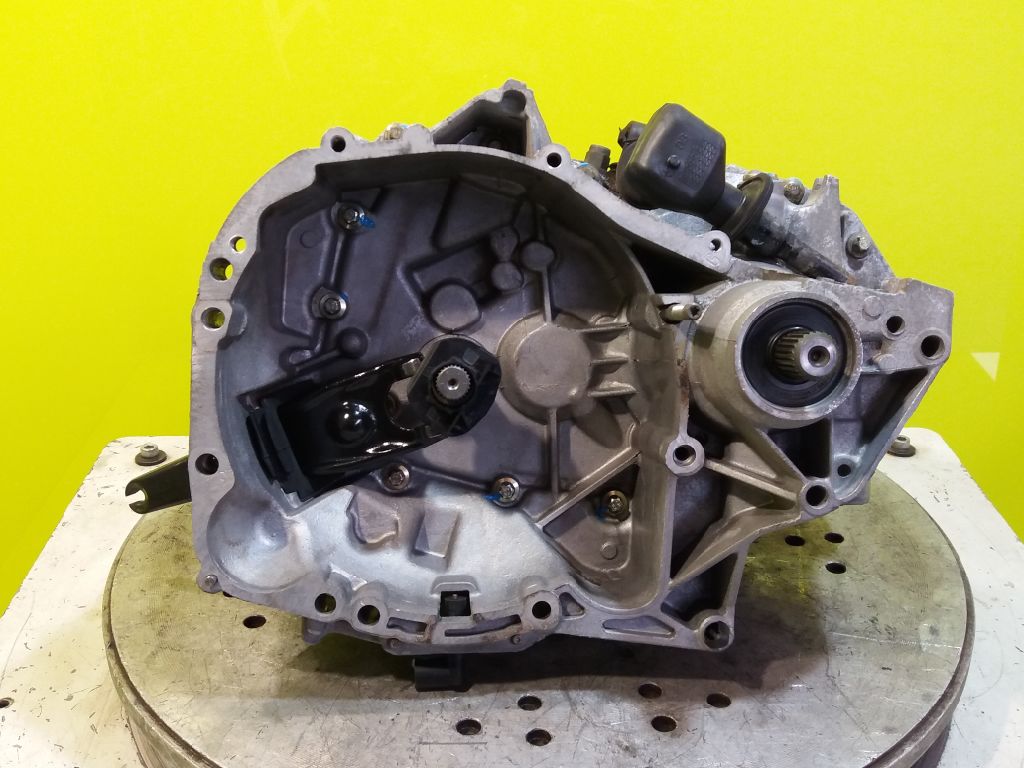 RENAULT Clio 2 generation (1998-2013) Gearbox JB1513,S535218 19006035