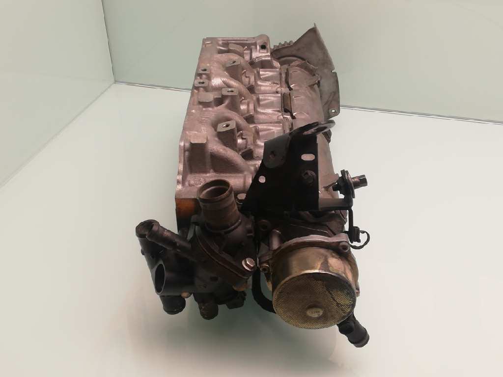 VOLVO S40 1 generation (1996-2004) Engine Cylinder Head 25067300