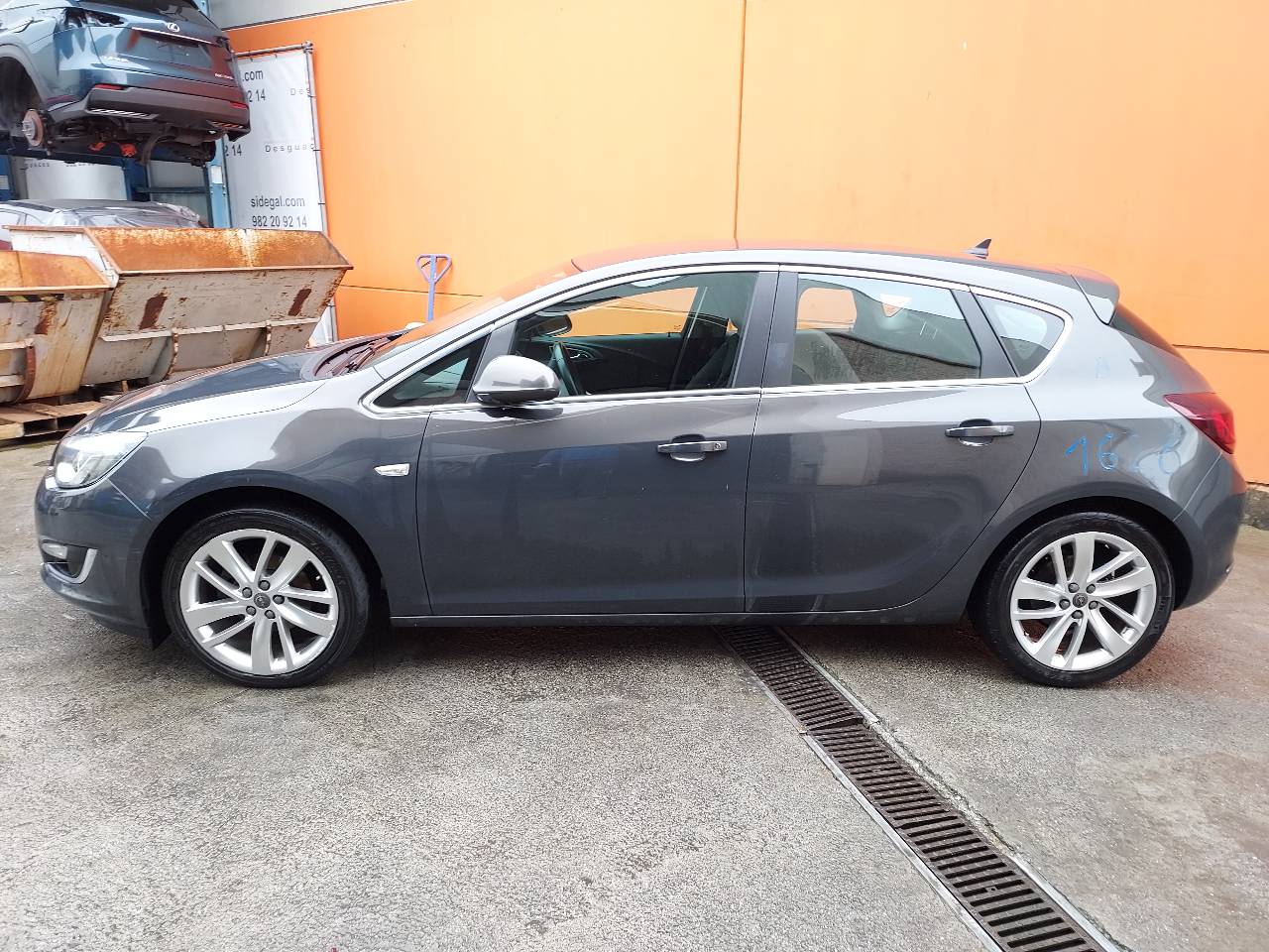 OPEL Astra J (2009-2020) Bakre høyre dørpanel 13258682 21102679