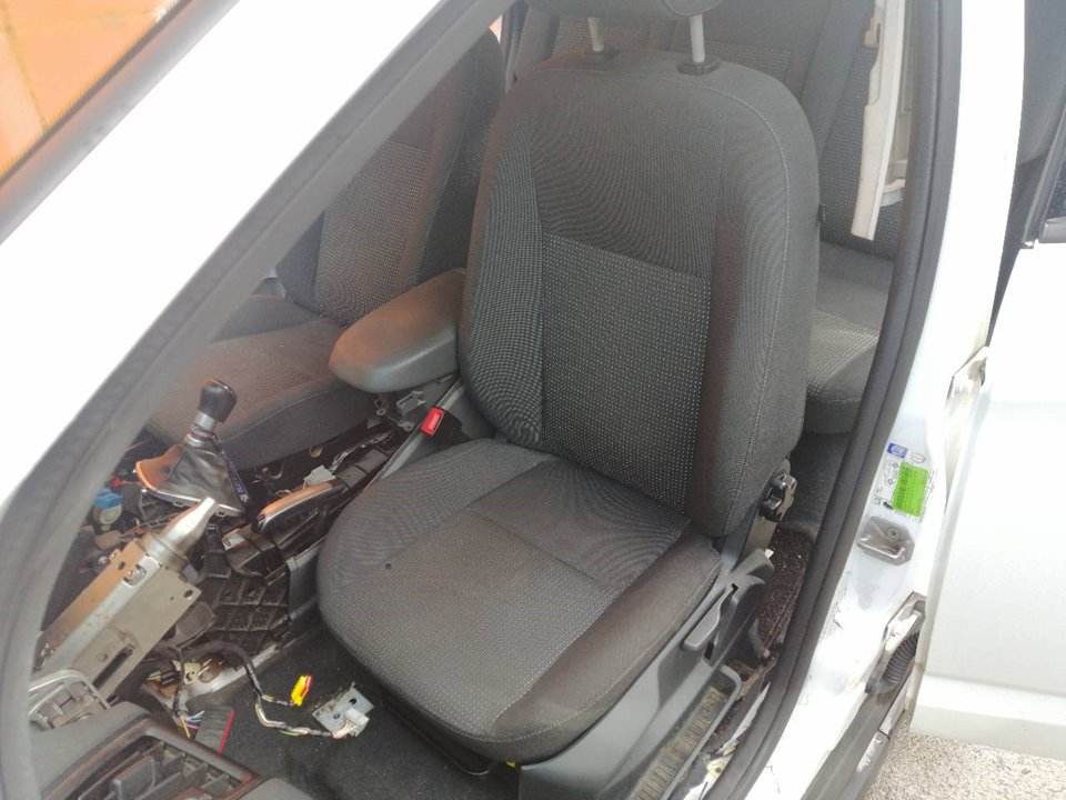 FORD C-Max 2 generation (2010-2019) Ľavé predné sedadlo 25070006