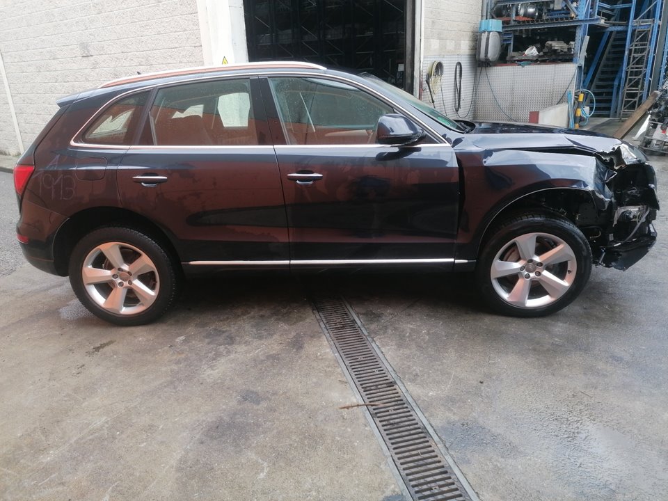 AUDI Q5 8R (2008-2017) Jobb első alvázlábak 8R0807134B 25068920