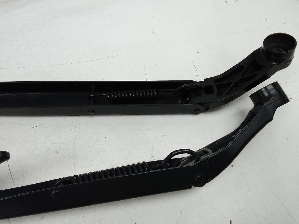 SKODA Fabia 3 generation (2014-2021) Front wiper blade arm Sinreferencia 25317556