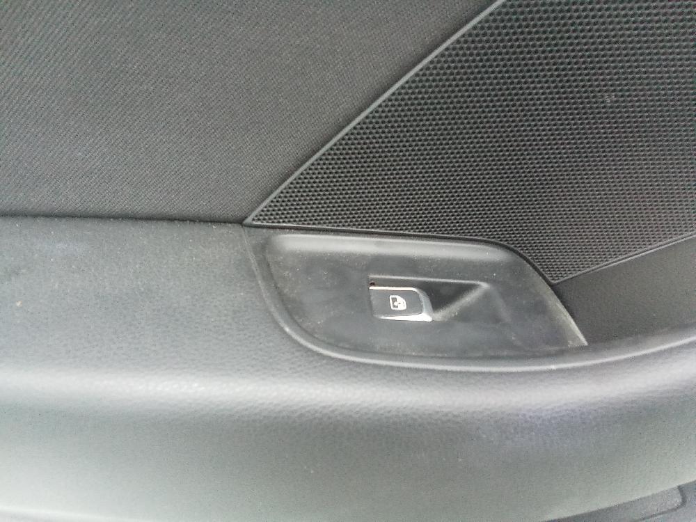 AUDI A3 8V (2012-2020) Jobb hátsó ajtó panelje Sinreferencia 24452540