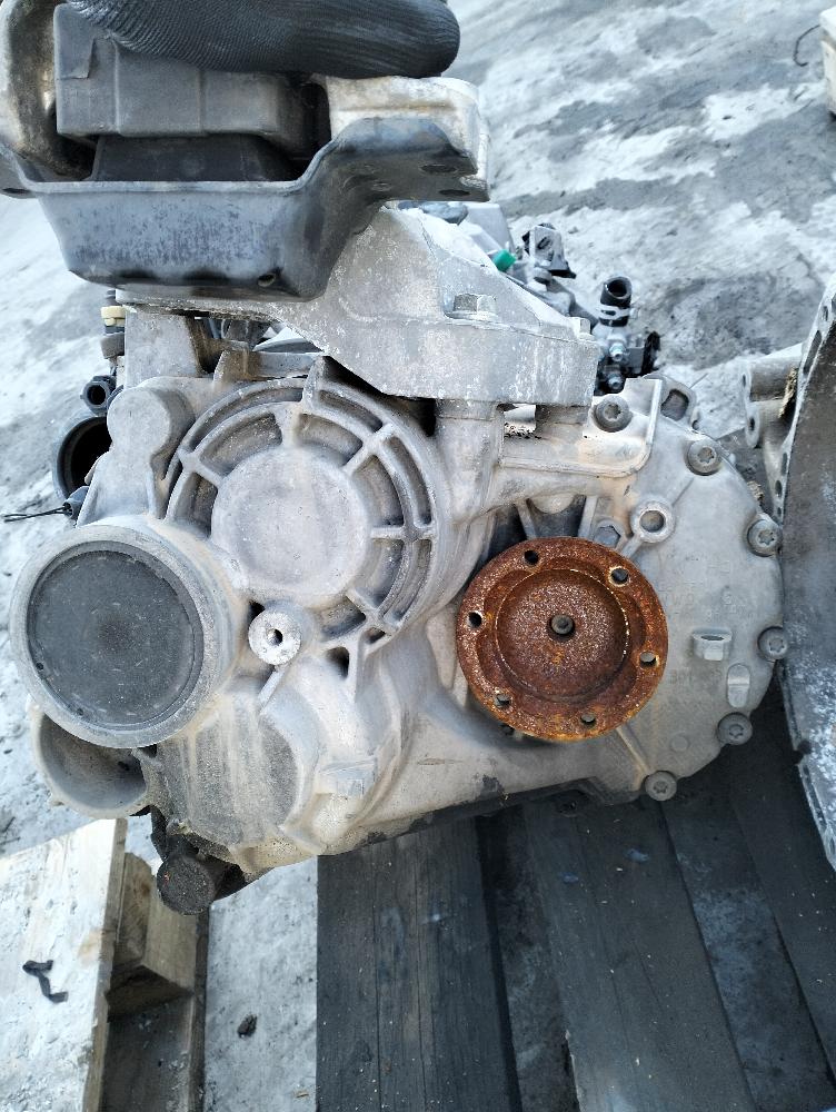 VOLKSWAGEN Passat CC 1 generation (2008-2017) Gearbox NFU 24404070