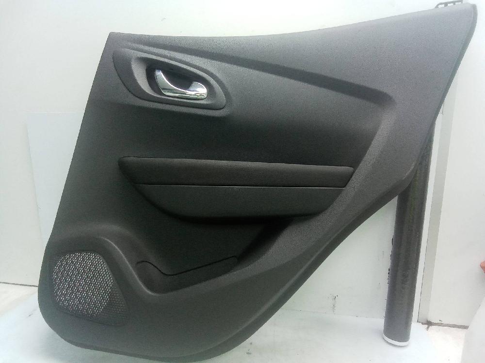 Rear door trim rh 156088701 de Renault Kadjar (ha_, hl_) 2015-0 con 113000 km - pieza usada