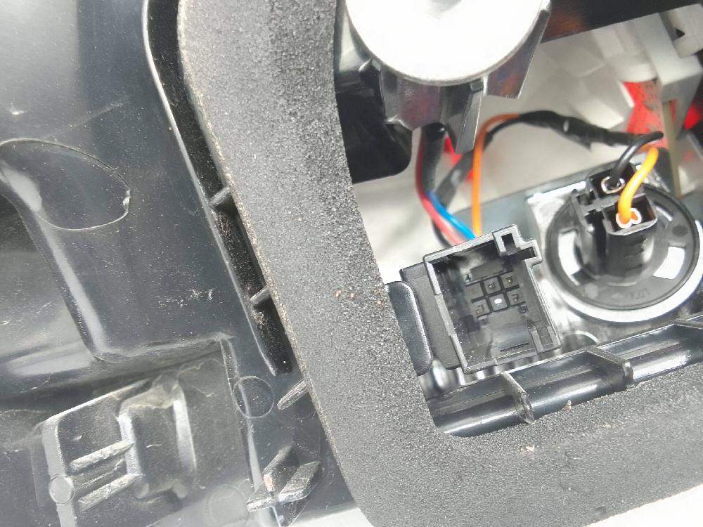 Piloto trasero derecho 9810477080 de Peugeot 3008 suv (mc_, mr_, mj_, m4_) 2016-0 con 103500 km - pieza usada