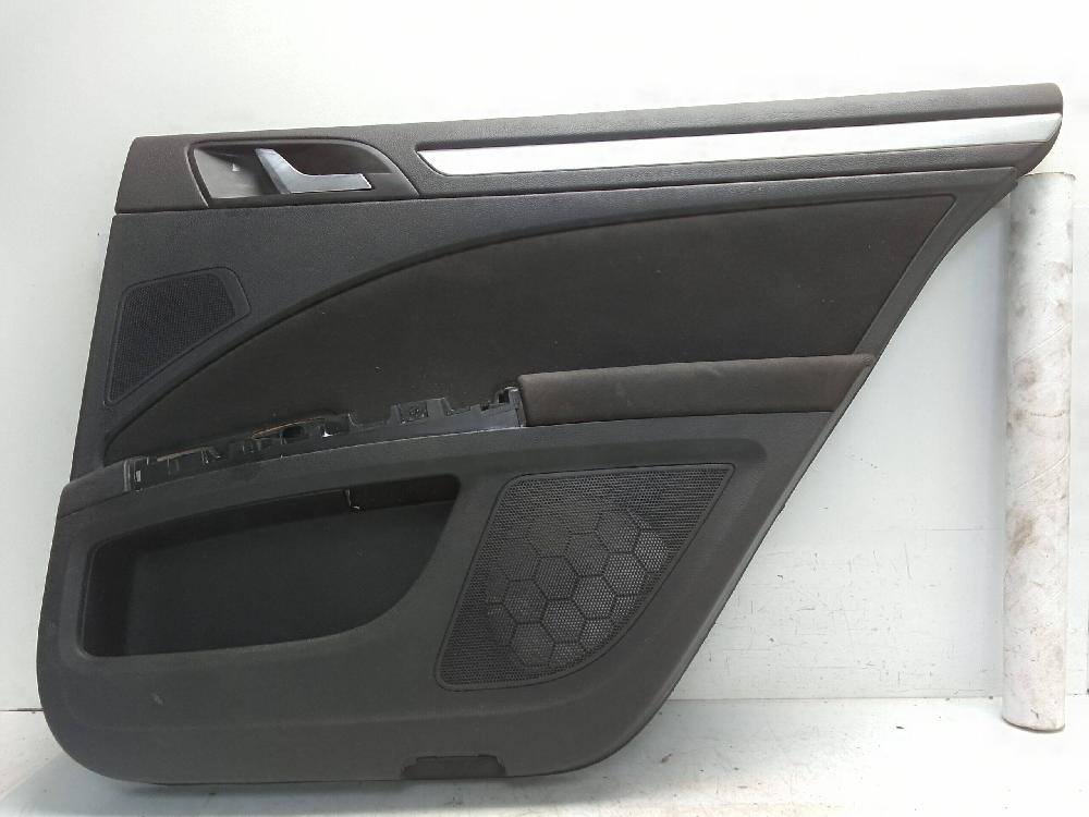 Guarnecido de la puerta trasera derecha 3T5867212 de Skoda Superb ii station wagon (3t5) 2010-0 con 138000 km - pieza usada