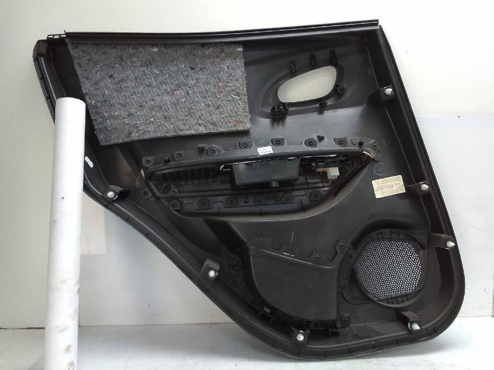 Rear door trim rh 156088701 de Renault Kadjar (ha_, hl_) 2015-0 con 116500 km - pieza usada