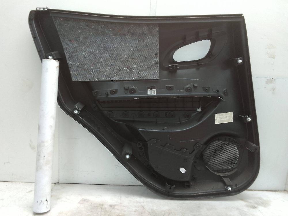 Rear door trim rh 156088701 de Renault Kadjar (ha_, hl_) 2015-0 con 108000 km - pieza usada